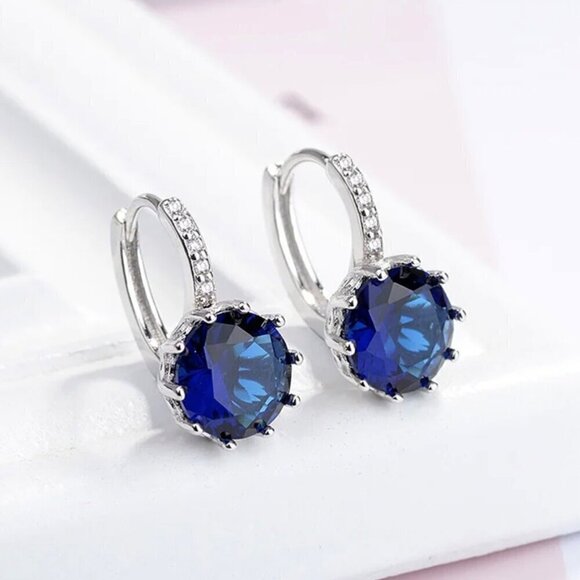 NWT Huggie Hoop Earrings S925 Sterling Silver Round Blue Zircon Cubic Zirconia - Picture 1 of 8